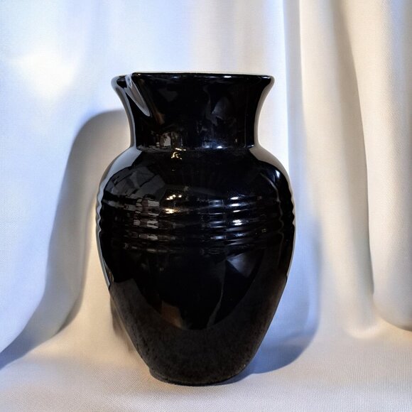 Le Creuset Stoneware Large 2Qt Pitcher Water Jug Black 9" Tall 12-25 - Picture 14 of 16